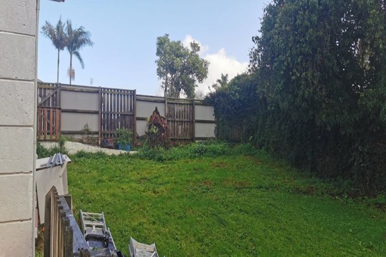 Photo of property in 2/55 Glenmore Road, Sunnyhills, Auckland, 2010