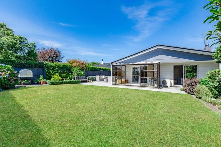 Photo of property in 44 Rewarewa Crescent, Waikanae, 5036