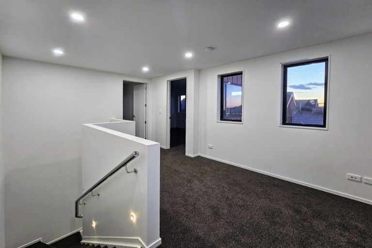 Photo of property in 8 Lewis Road, Pakuranga, Auckland, 2010