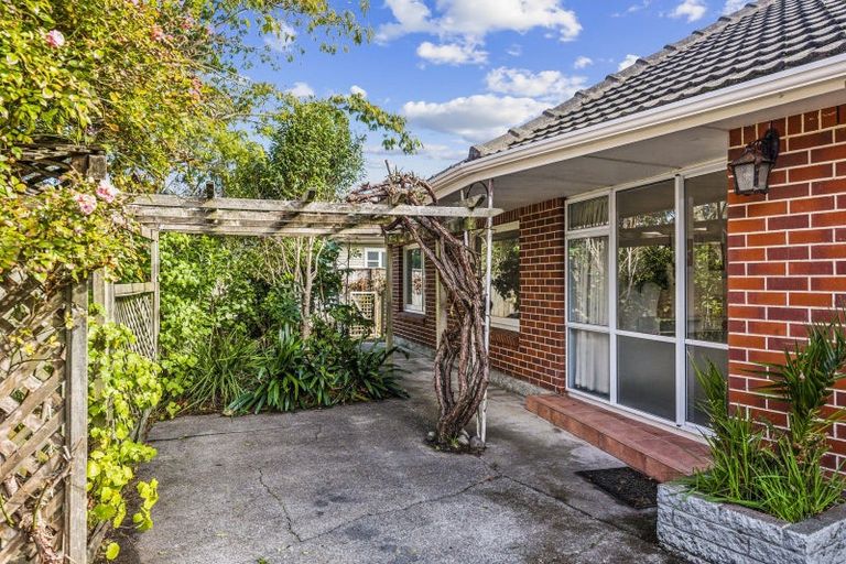 Photo of property in 6 Walton Avenue, Waikanae, 5036