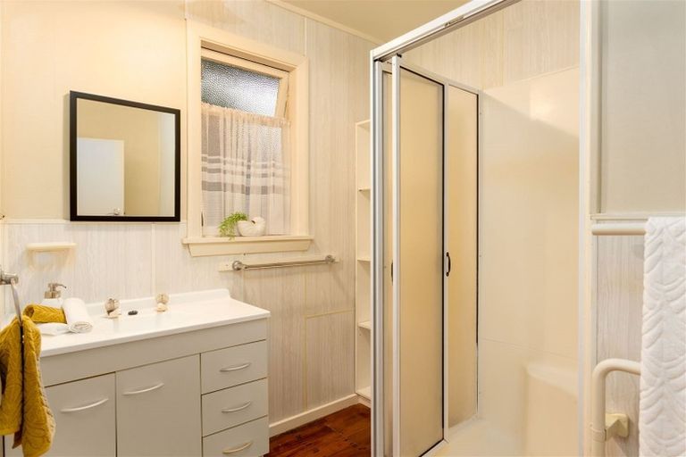 Photo of property in 132 Yaldhurst Road, Sockburn, Christchurch, 8042