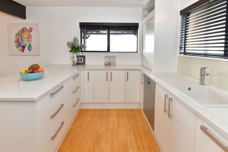 Photo of property in 462a Whangaparaoa Road, Stanmore Bay, Whangaparaoa, 0932