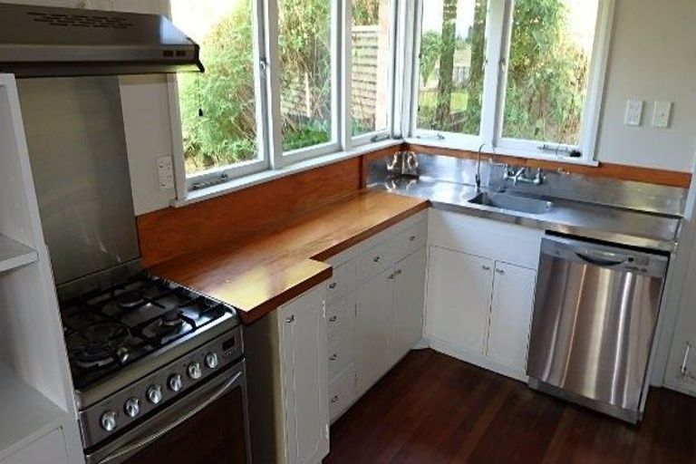 Photo of property in 86 Tuhikaramea Road, Dinsdale, Hamilton, 3204