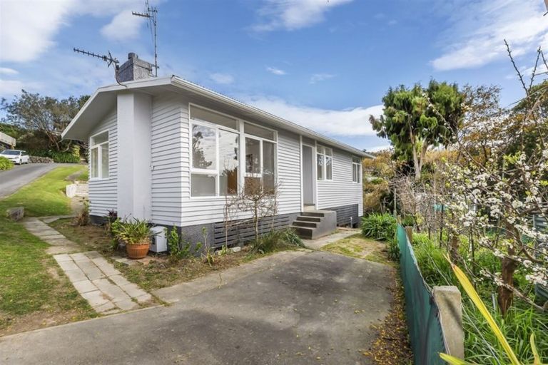 Photo of property in 70 Mana View Road, Paremata, Porirua, 5026