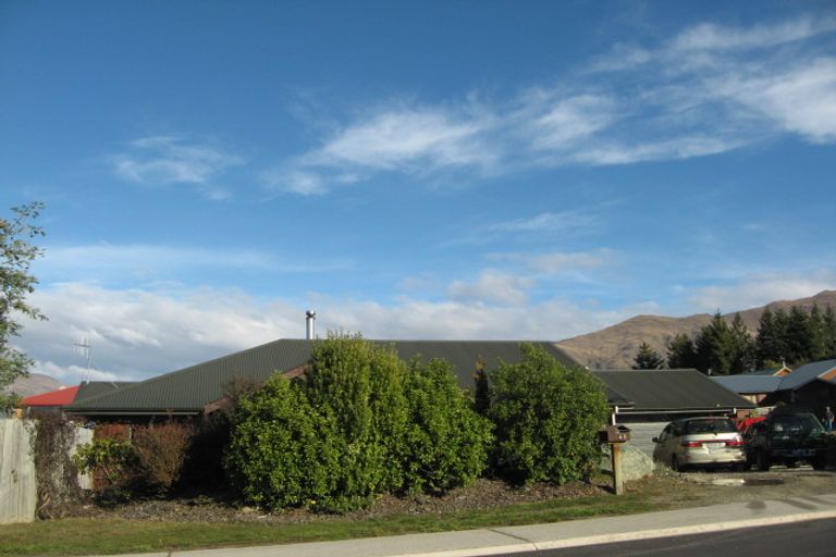 Photo of property in 46 Plantation Road, Wanaka, 9305