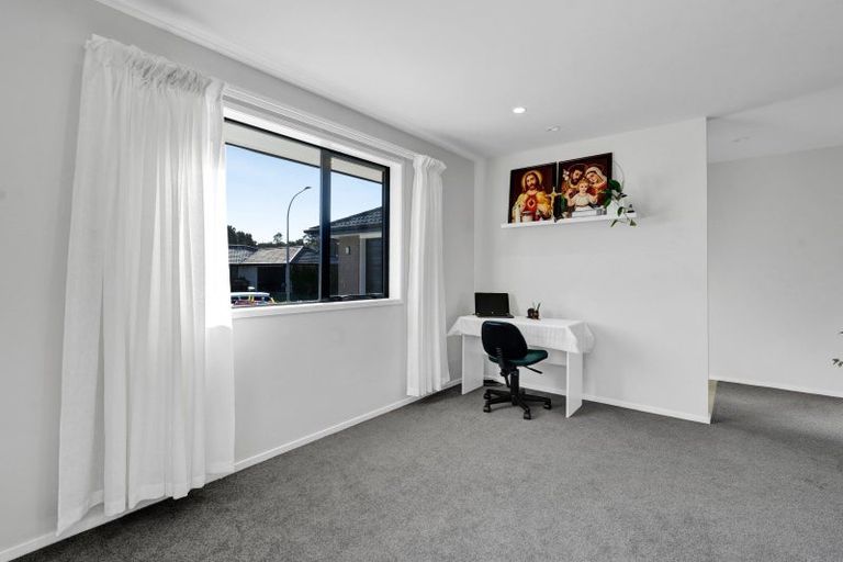 Photo of property in 51 Magnolia Drive, Westown, New Plymouth, 4310