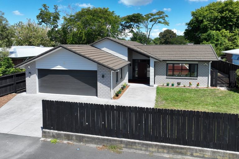 Photo of property in 8 Berkley Avenue, Hillcrest, Hamilton, 3216