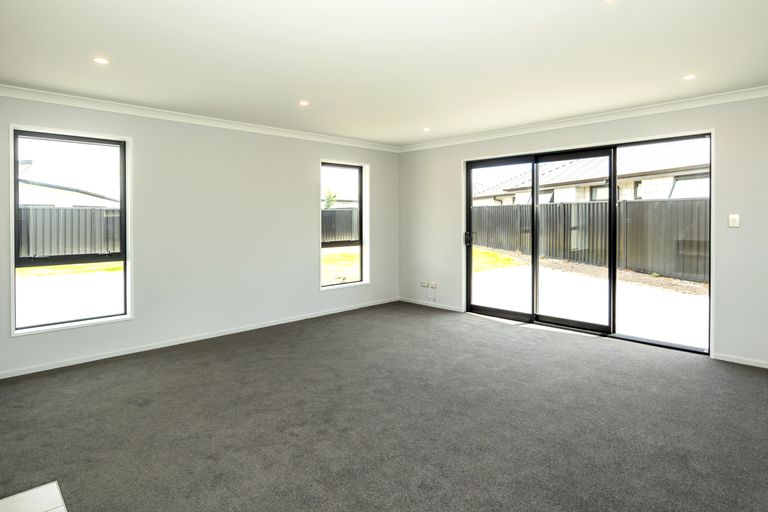 Photo of property in 25 Lazarette Loop, Gleniti, Timaru, 7910