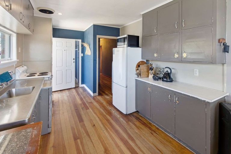 Photo of property in 20 Pamu Place, Waitara, 4320