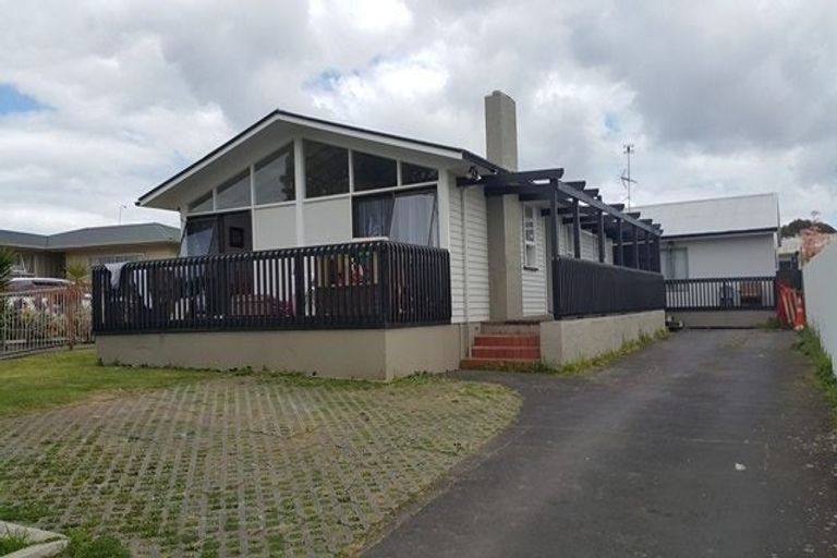 Photo of property in 46 Duggan Avenue, Mangere, Auckland, 2022