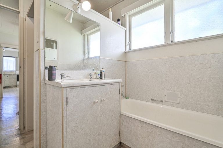 Photo of property in 711 Roberts Street, Hastings, 4122