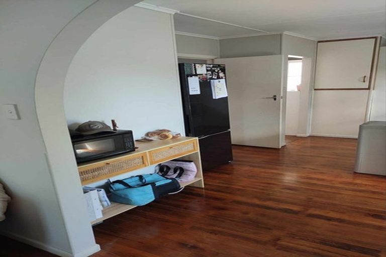 Photo of property in 5 Barrys Road, Glendene, Auckland, 0602