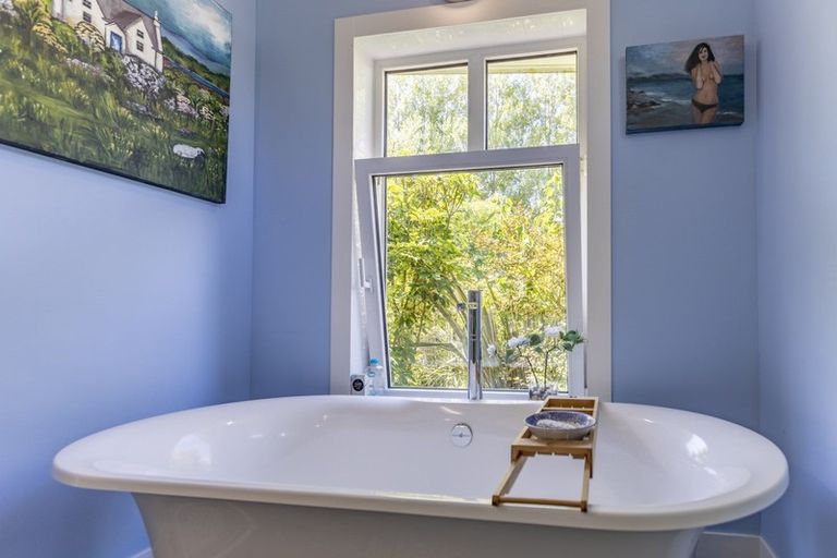 Photo of property in 16 Argyll Road, Otane, 4276