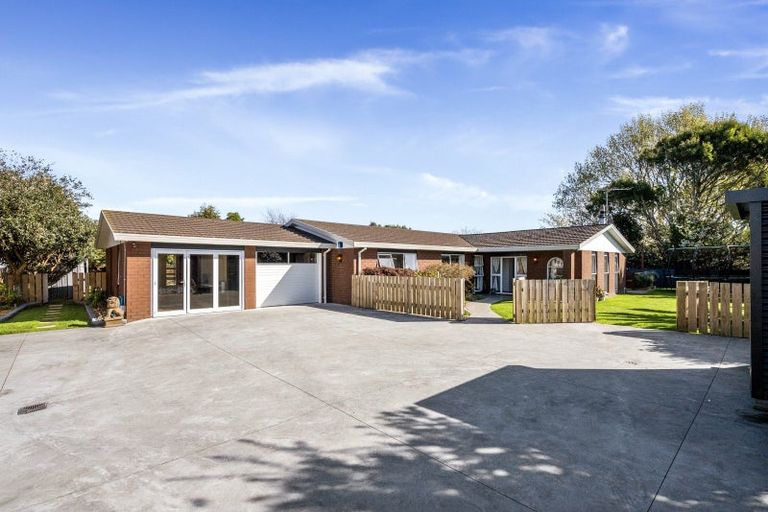 Photo of property in 11 Matai Place, Hawera, 4610