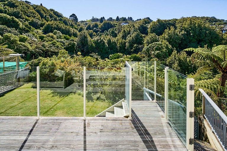 Photo of property in 5 Panorama Grove, Harbour View, Lower Hutt, 5010