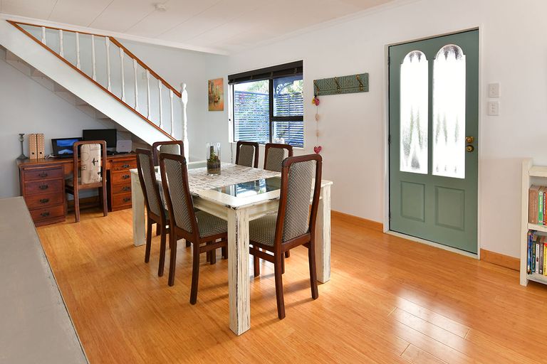 Photo of property in 462a Whangaparaoa Road, Stanmore Bay, Whangaparaoa, 0932