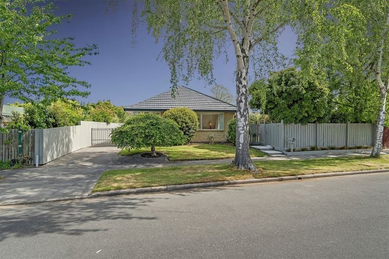 Photo of property in 15 Tyndale Place, Ilam, Christchurch, 8041