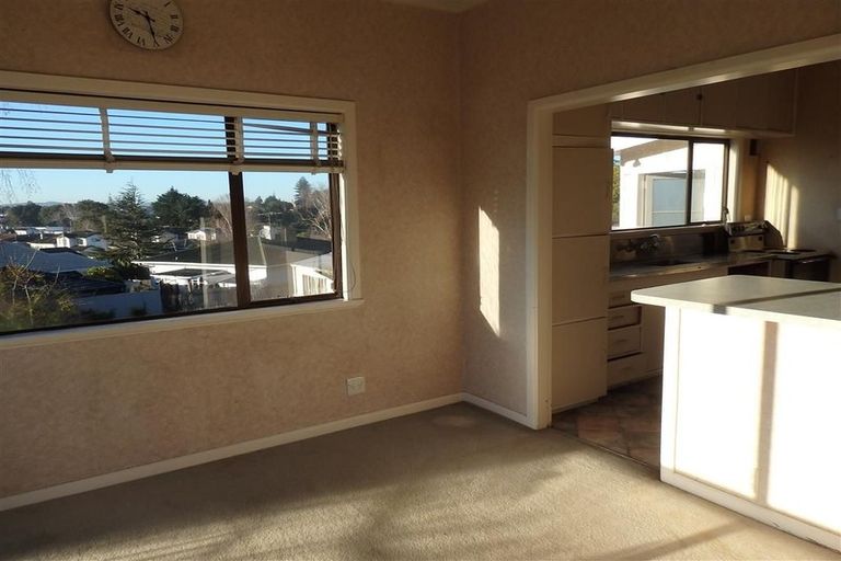 Photo of property in 32 Hillcrest Road, Papatoetoe, Auckland, 2025