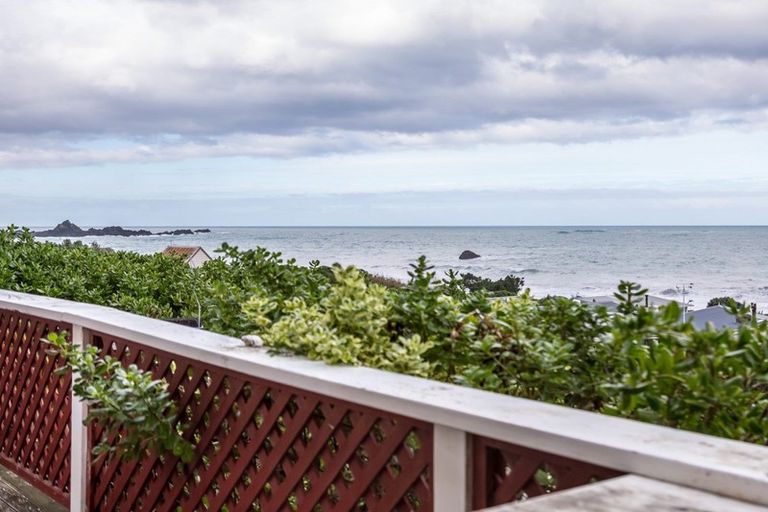 Photo of property in 5 Mangatoetoe Grove, Cape Palliser, Pirinoa, 5772