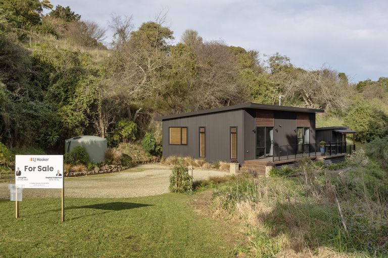 Photo of property in 10 Bute Street, Moeraki, 9482