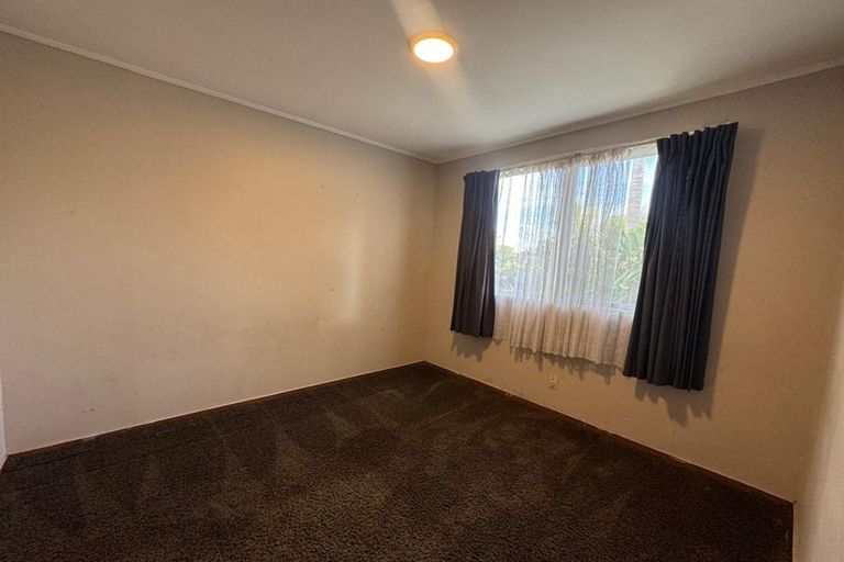 Photo of property in 33 Hyperion Drive, Randwick Park, Auckland, 2105