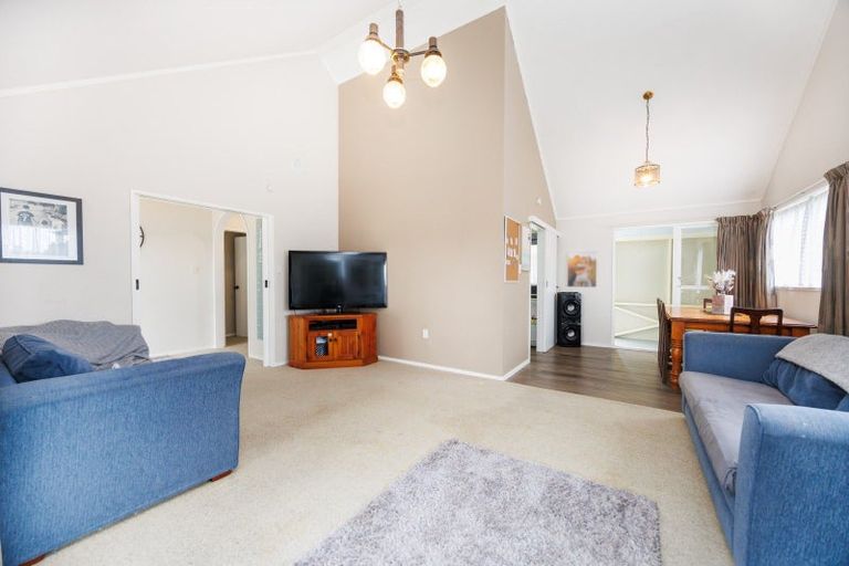Photo of property in 2 Escort Grove, Awapuni, Palmerston North, 4412