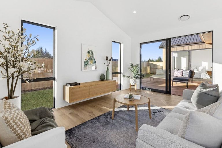 Photo of property in 5 Onyx Street, Albert Town, Wanaka, 9305