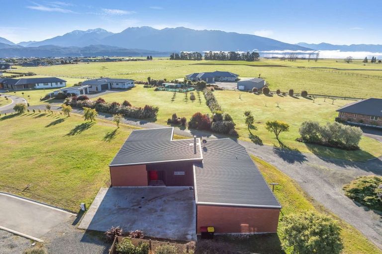 Photo of property in 35 Paton Place, Te Anau, 9600