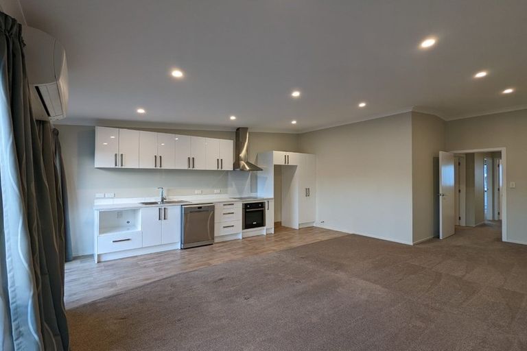 Photo of property in 1/19 Collins Avenue, Tawa, Wellington, 5028