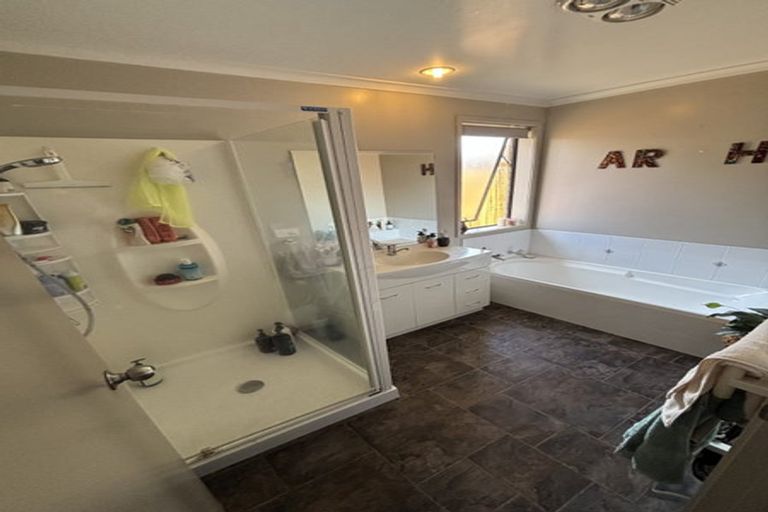 Photo of property in 5 Nobleman Place, Hamilton East, Hamilton, 3216