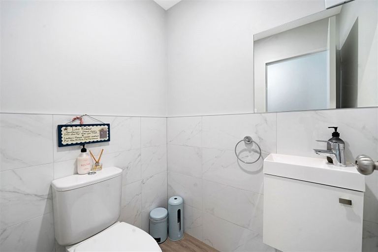 Photo of property in 51a Routley Drive, Glen Eden, Auckland, 0602