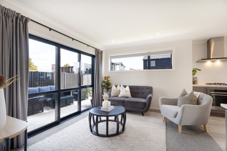 Photo of property in 38 Mawai Hakona Drive, Wallaceville, Upper Hutt, 5018