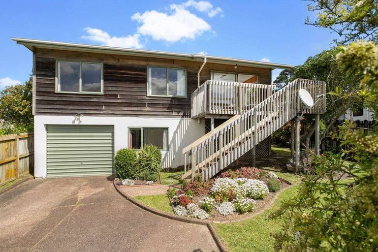 Photo of property in 1/3 Jumento Place, Unsworth Heights, Auckland, 0632