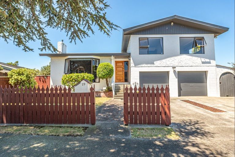 Photo of property in 19 Akepiro Place, Tawhero, Whanganui, 4501