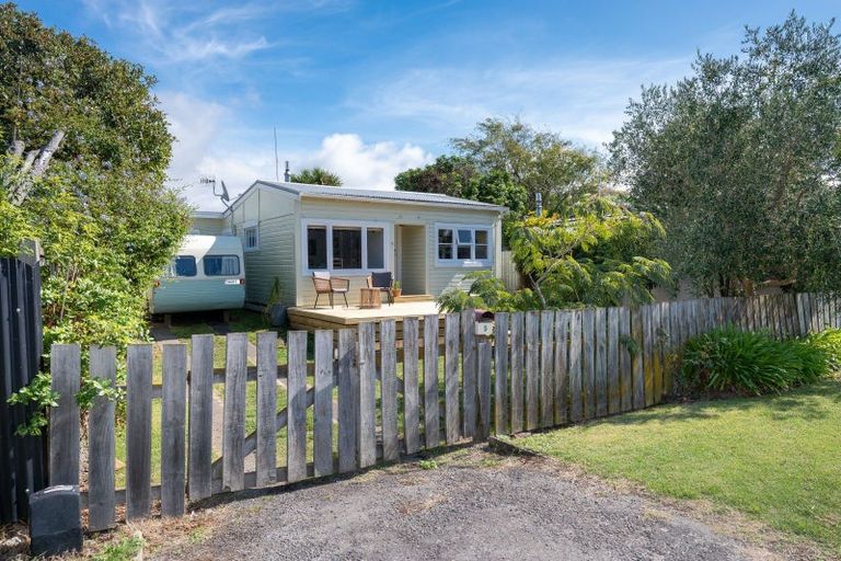 Photo of property in 5 Grove Road, Haumoana, 4102