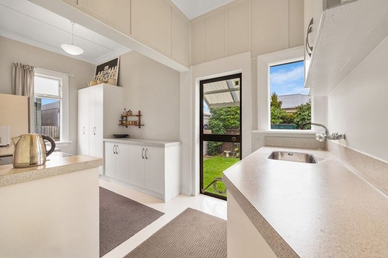 Photo of property in 43 Melbourne Street, South Dunedin, Dunedin, 9012