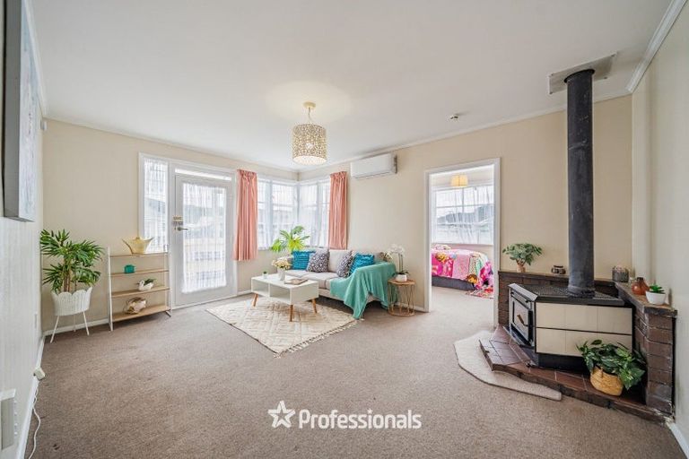 Photo of property in 10 Hughes Crescent, Taita, Lower Hutt, 5011