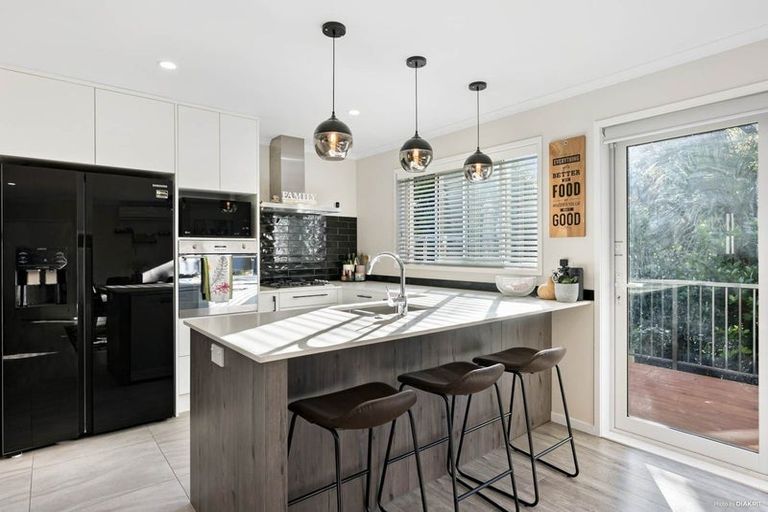 Photo of property in 252 Hill Road, The Gardens, Auckland, 2105