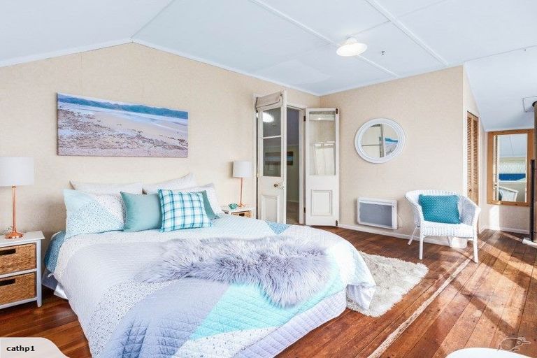 Photo of property in 30 Steyne Avenue, Plimmerton, Porirua, 5026