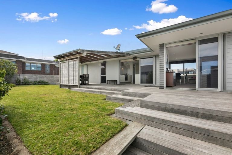 Photo of property in 75 Pitau Road, Mount Maunganui, 3116
