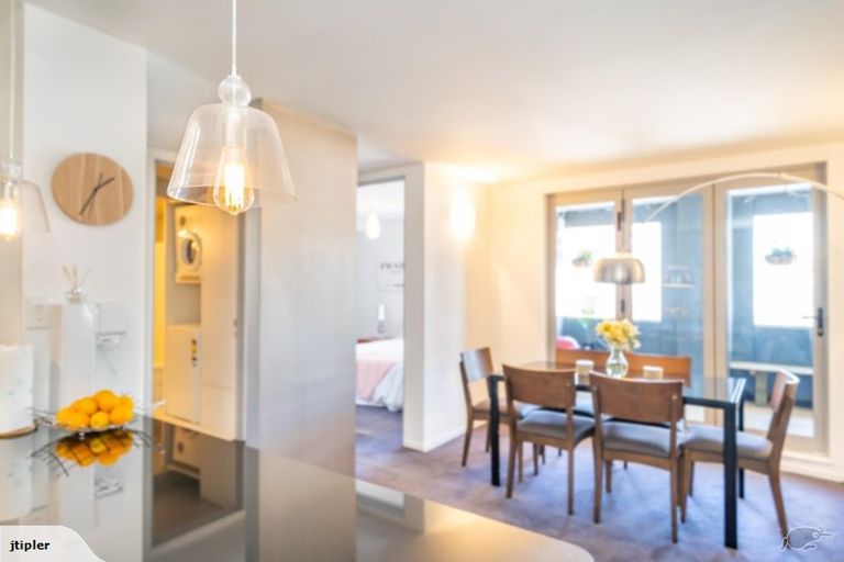 Photo of property in 6/8b Lipman Street, Mount Victoria, Wellington, 6011