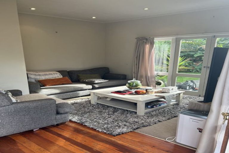 Photo of property in 72 Carlisle Road, Browns Bay, Auckland, 0632