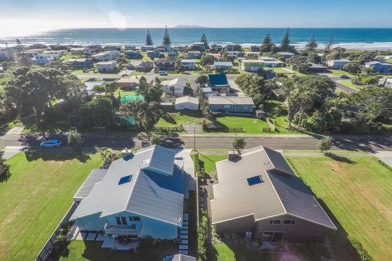 Photo of property in 5 Ian Place, Waihi Beach, 3611