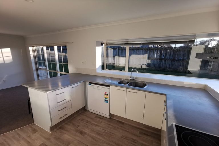 Photo of property in 33 Princeton Parade, Albany, Auckland, 0632