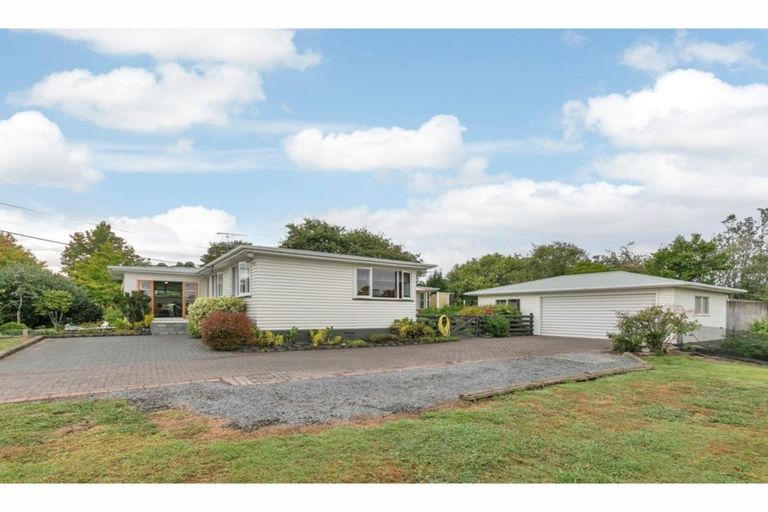Photo of property in 805 State Highway 16, Waimauku, 0883