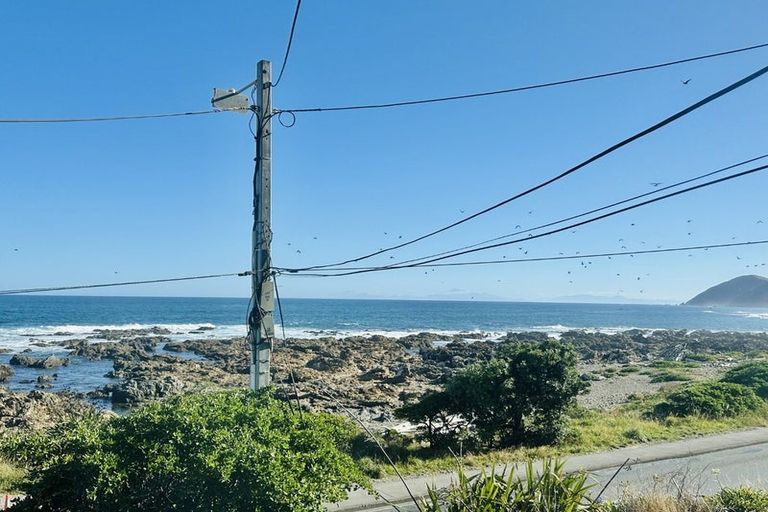 Photo of property in 438 The Esplanade, Island Bay, Wellington, 6023