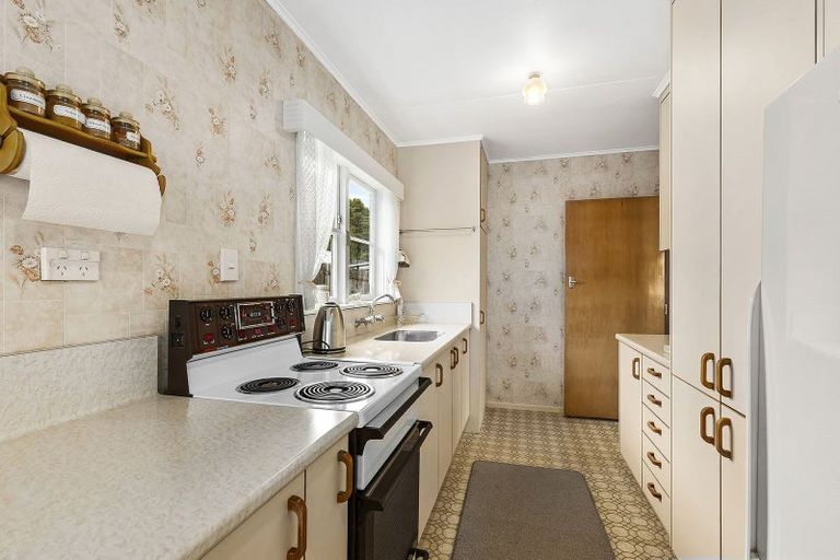 Photo of property in 57 Taylor Terrace, Tawa, Wellington, 5028