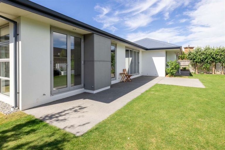 Photo of property in 37a Country Palms Drive, Halswell, Christchurch, 8025