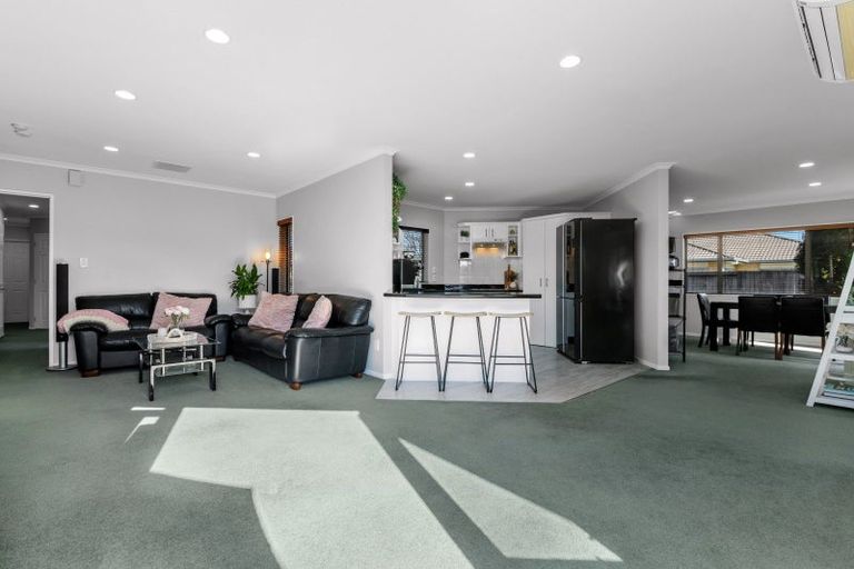 Photo of property in 8 Elmbridge Place, Owhata, Rotorua, 3010