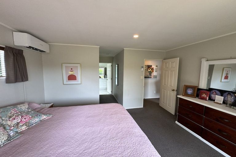 Photo of property in 3 West Fairway, Golflands, Auckland, 2013